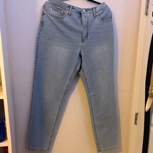 Seven7 Women's Straight Leg Jeans in Soft Blue